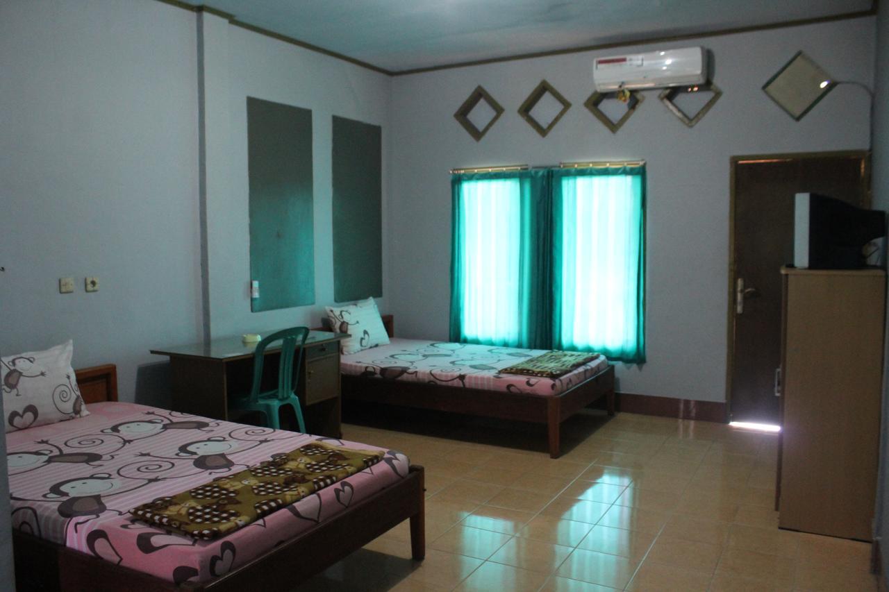 Penginapan Artha Praya Exterior photo