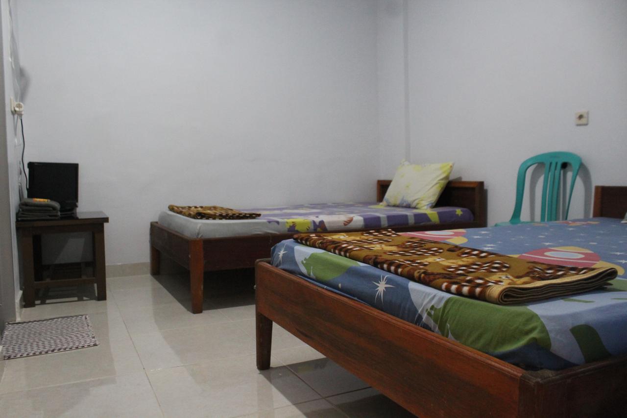Penginapan Artha Praya Exterior photo