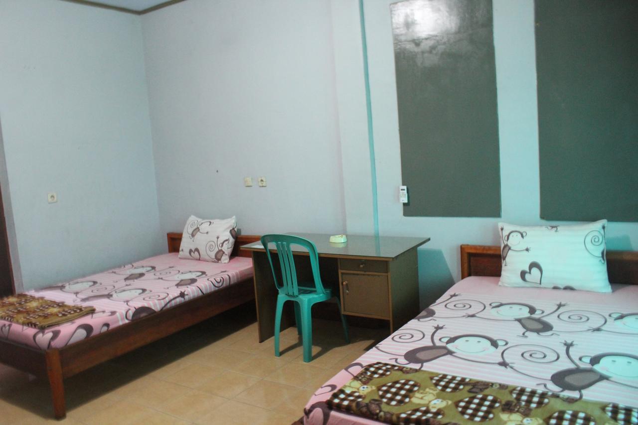 Penginapan Artha Praya Exterior photo